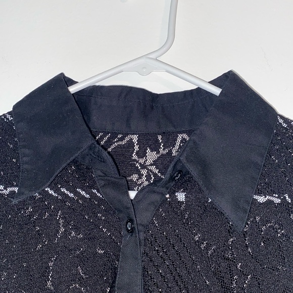 Lace Collared Shirt - Picture 5 of 5